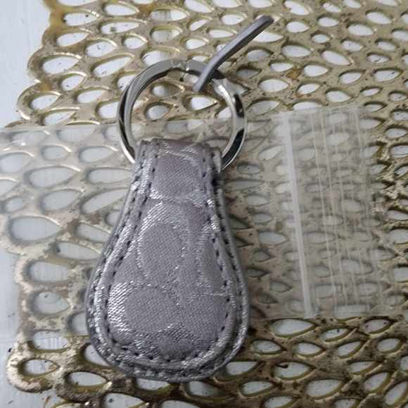 Coach keychain Silver - Picture 6 of 9